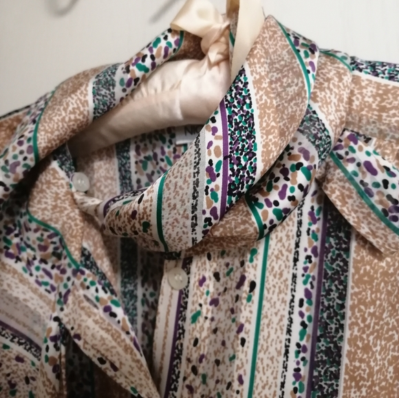 Korean silk blouse - Picture 3 of 5